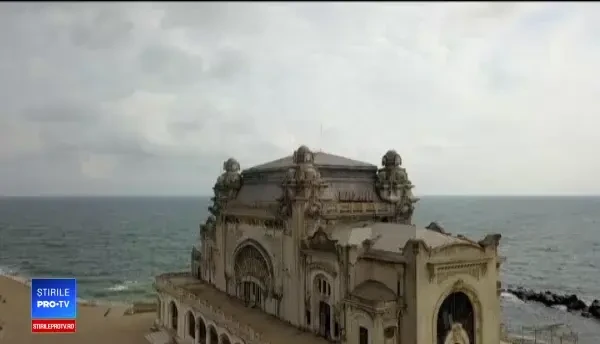 Cazinoul din Constanța a intrat în reparații, după 20 de ani de ruină. Când va fi gata