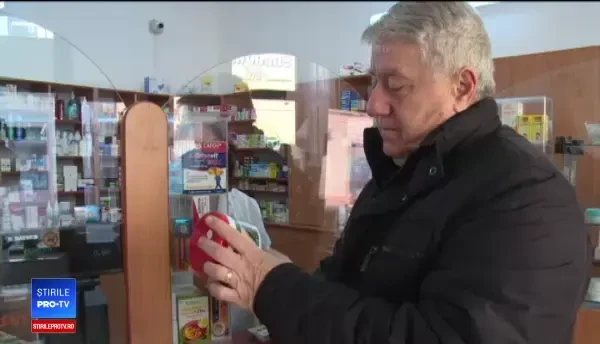 Tot mai mulți români se tratează singuri. Câte miliarde au câştigat farmaciile anul trecut