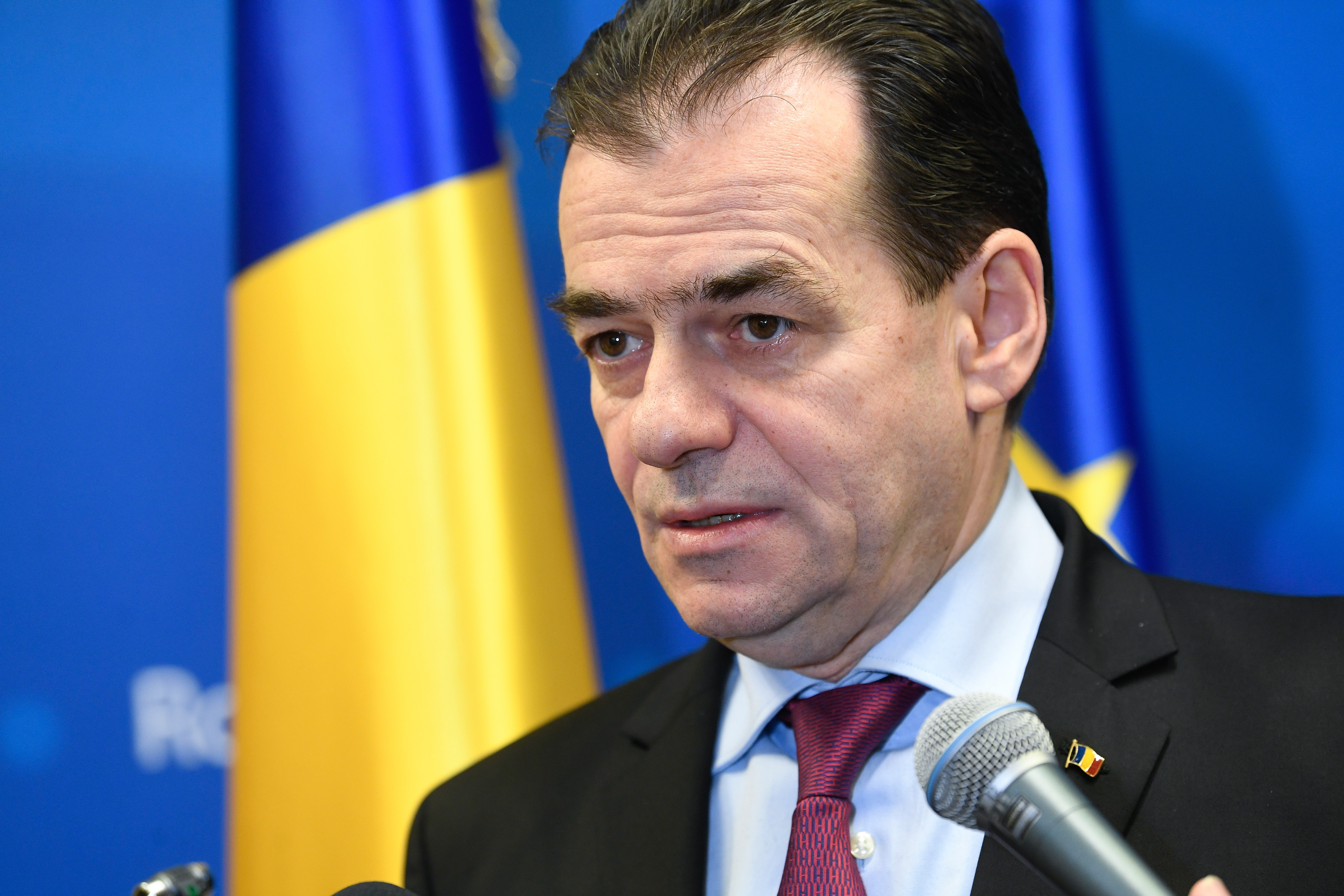 Guvernul își angajează răspunderea pe alegerea primarilor în 2 tururi şi amână dublarea alocaţiilor