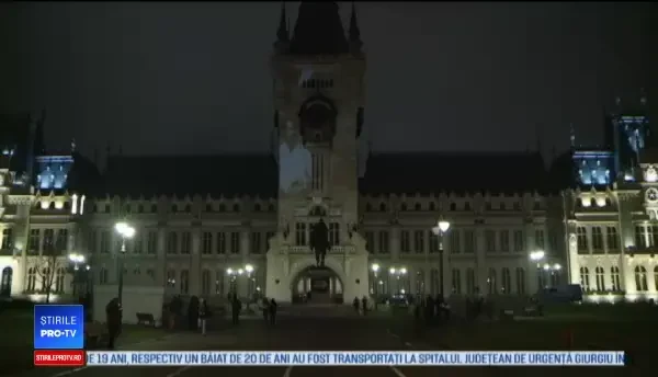 170 de ani de la nașterea lui Eminescu. Versurile proiectate pe fațada Palatului Culturii din Iași