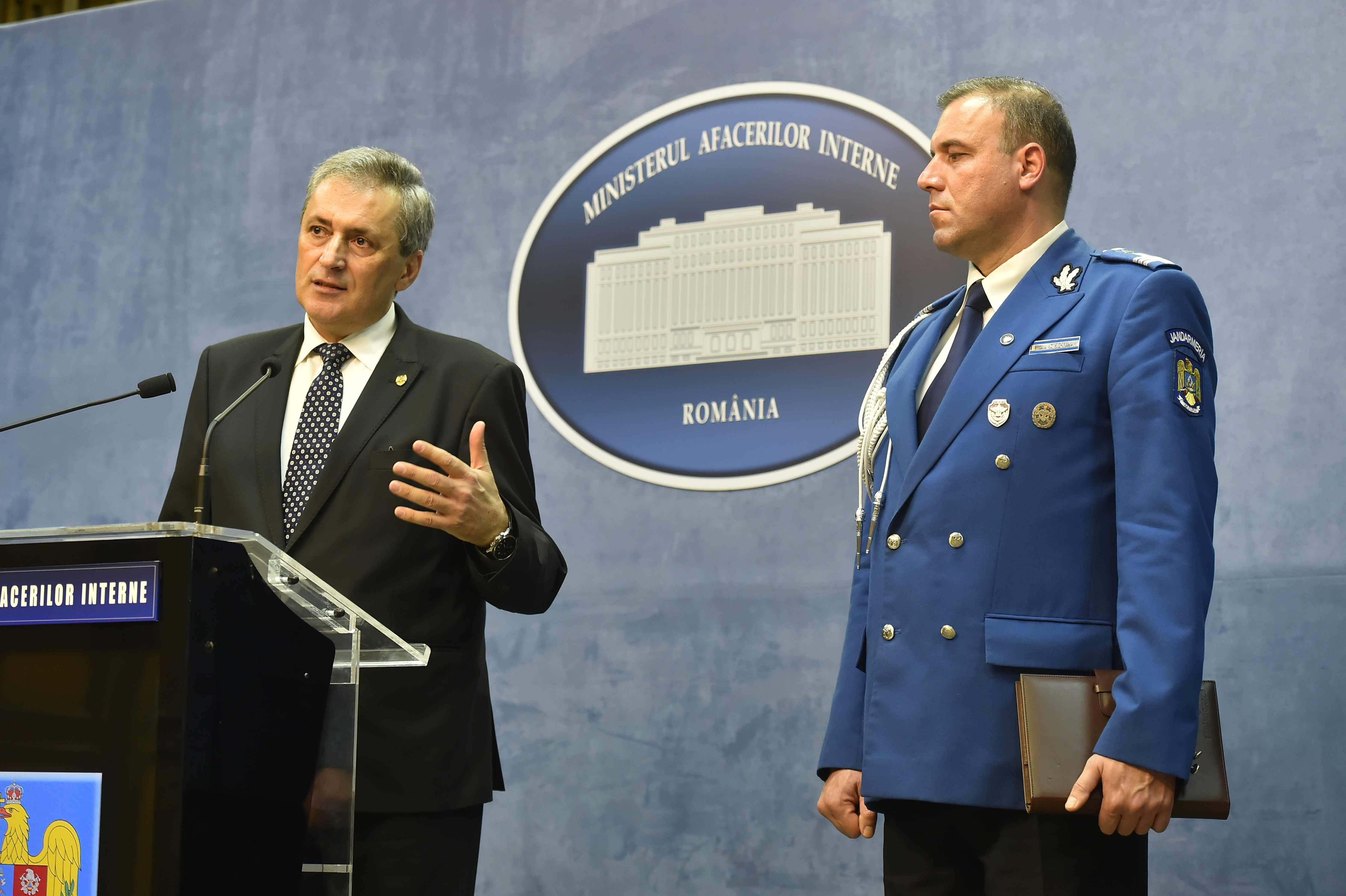 Cheltuieli fabuloase în MAI: BMW seria 7, Touareg-uri și sute de TV de 1000 € bucata