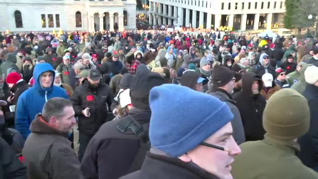 Stare de urgență într-un stat american. Pentru ce militează mii de protestatari