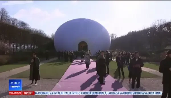 Cum ar fi dacă femeile ar conduce lumea. Casa de modă Dior are răspunsul