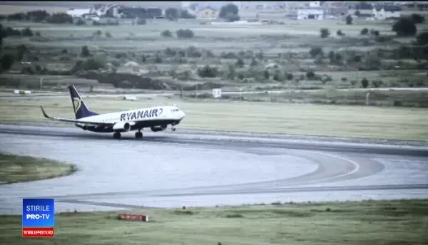 Avion Ryanair aterizat de urgență pe Otopeni. Pasager: „A fost o experienţă traumatizantă”