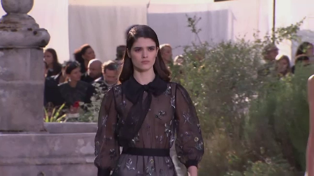 Săptămâna modei de la Paris. Colecția lansată de succesorul lui Karl Lagerfeld