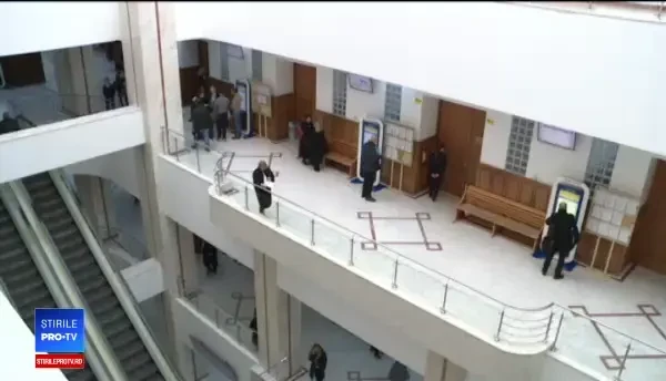 Magistrații din toată țara protestează pentru a-și păstra pensiile speciale