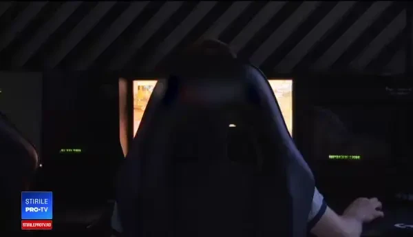 Un tânăr de 19 ani din Slatina a abuzat din spatele calculatorului de zeci de copii