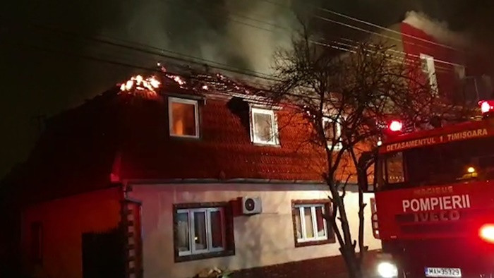 Incendiu de proporții la casa Sorinei Manelista. Fosta iubită a lui Guță îi critică pe pompieri