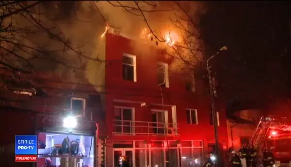 Incendiu de proporții la casa Sorinei Manelista. Fosta iubită a lui Guță îi critică pe pompieri