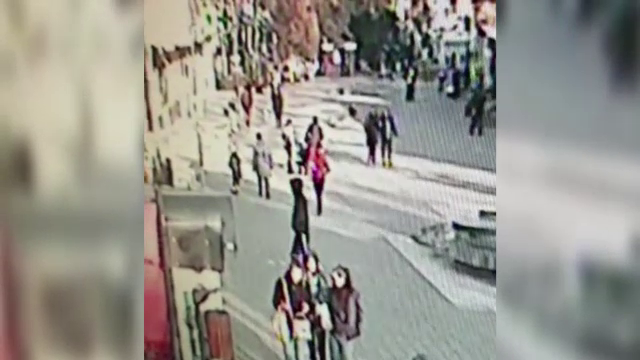 Tânăr acuzat de agresiune sexuală, lăsat în libertate la Botoșani. Ce le făcea femeilor pe stradă