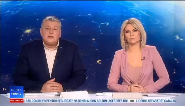 Un bărbat a fost filmat jefuind un amanet din Pitești. A furat un laptop de 2.500 de lei