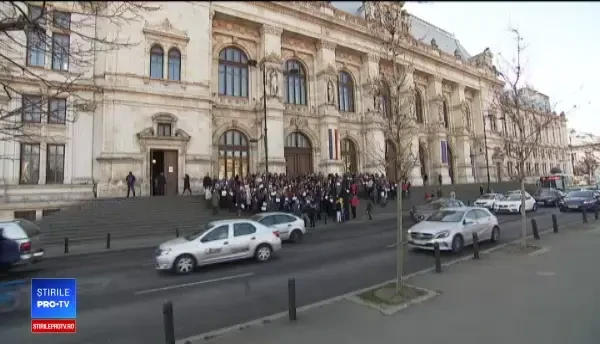 Magistrații și parlamentarii, supărați că li s-au tăiat pensiile speciale. Câți bani vor pierde