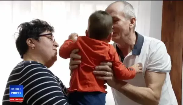 Cât câștigă un asistent maternal în România. Sunt disponibile mii de posturi în țară