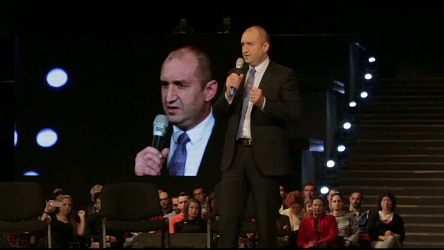 Acuzații fără precedent aduse președintelui Bulgariei. În ce funcție și-a numit soția