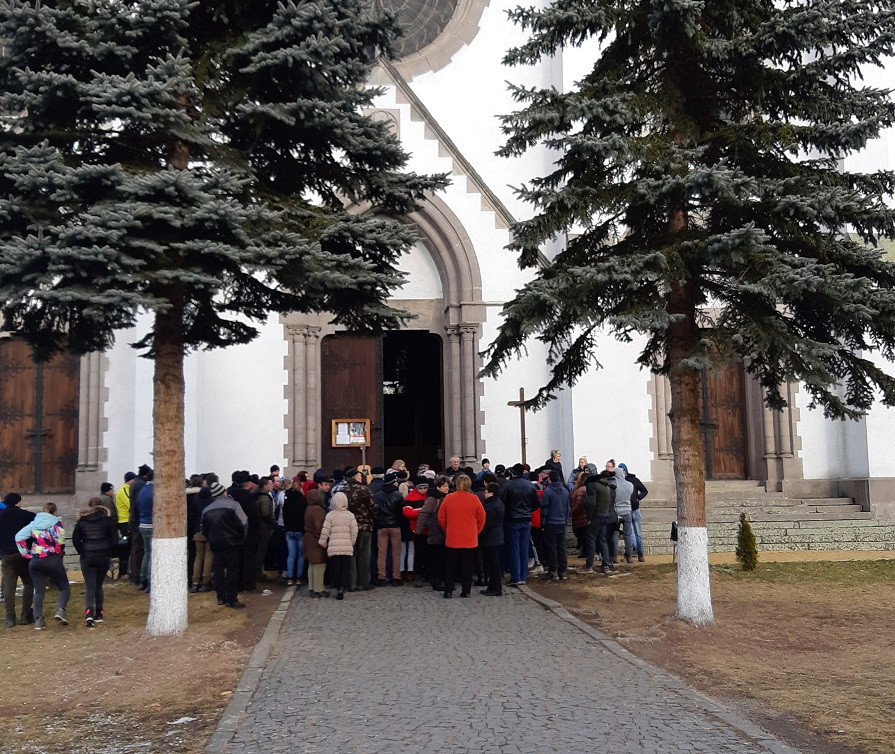 Revoltă împotriva asiaticilor, într-un sat din Harghita. "Să nu vină cu cultura din Nepal aici"