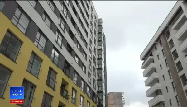 Tragedie în Brașov. Un bărbat s-a aruncat de la etajul 10, cu fiica sa de 3 luni în brațe