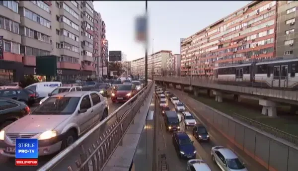 Câte zile din viaţă pierd bucureştenii în trafic. "Intervalul negru": miercuri, între 17 şi 18