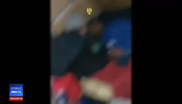 Descoperire uluitoare la frontiera României. Cine se ascundea sub un sac cu pufuleţi