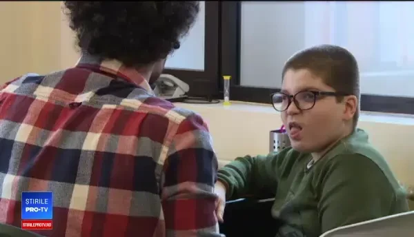 Copiii care suferă de autism ar putea beneficia de la 1 aprilie de terapie gratuită