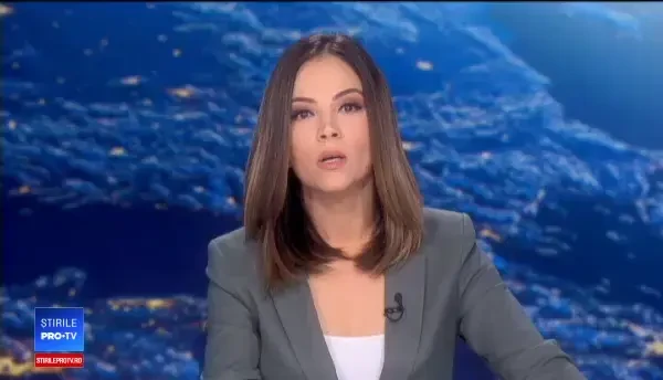 Incendiu de proporții în Capitală. O mașină, cuprinsă de flăcări imense