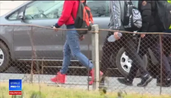 Un elev din Pucioasa, la spital după ce un coleg l-a lovit în cap cu o ușă. „I-a curs sânge”