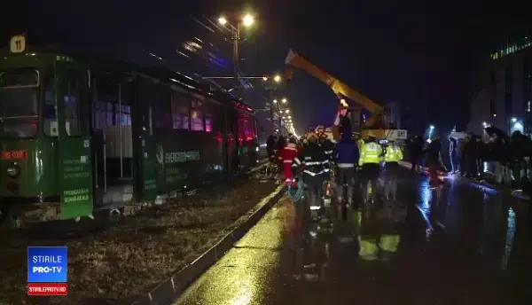 Un bărbat a murit prins sub tramvai, în Iași. Vatmanul nu l-a putut evita