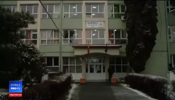 Mai mulți elevi din Brașov, la spital, cu leziuni la ochi. Ce s-a întâmplat în sala de clasă