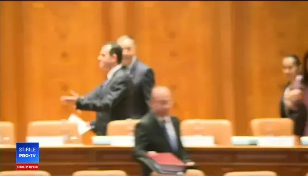 Guvernul Orban a picat. Moţiunea de cenzură a fost adoptată cu 261 de voturi. PSD și PRO România îl propun pe Remus Pricopie