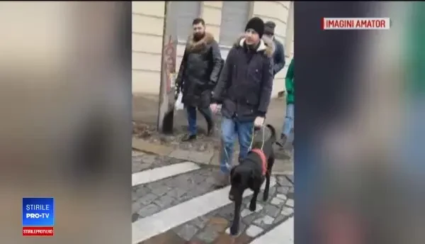 Caz revoltător într-un tren CFR. Un tânăr nevăzător acuză că nu ar fi fost lăsat în vagon