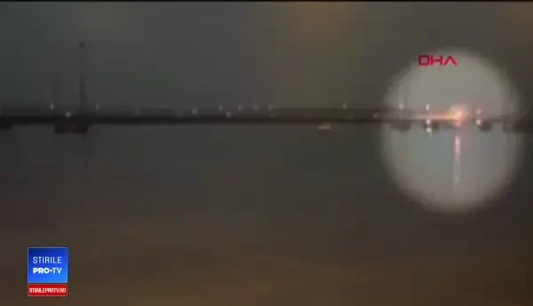 Avionul ieșit de pe pistă în Istanbul s-a rupt în trei bucăți. Cel puțin 3 morți și 170 răniți