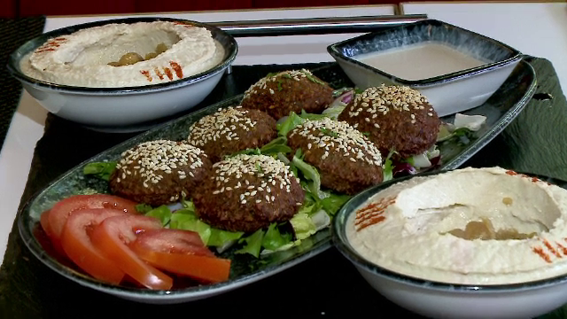 Legumele cu care românii au înlocuit carnea. "Renunţăm la mâncare grăsimoasă"