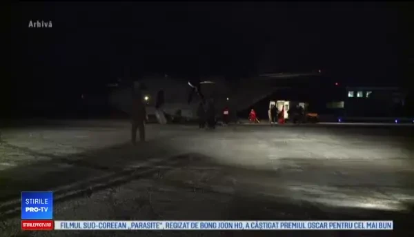 Numărul deceselor cauzate de coronavirus a trecut de 900. Doi români din Hubei au fost repatriați