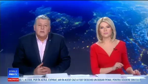 O mașină neînmatriculată a fost cuprinsă de flăcări violente, după ce ar fi căzut de pe un dig din Bârlad