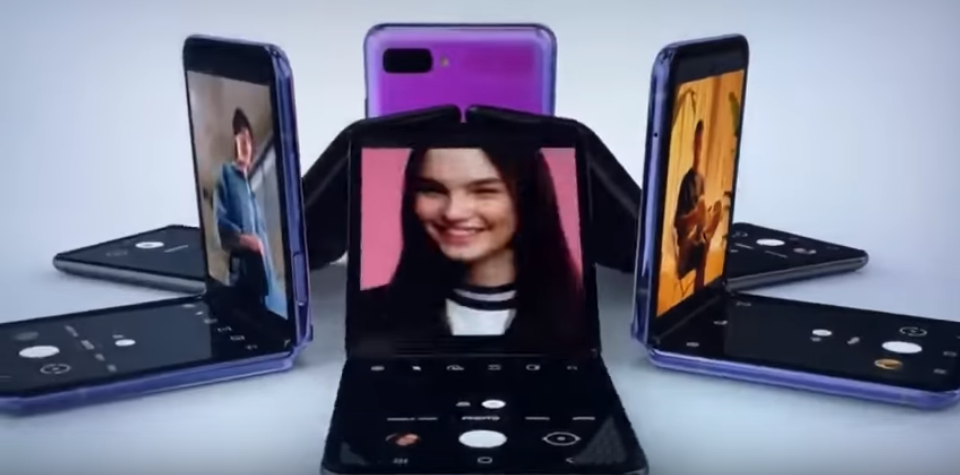 Samsung lansează telefonul Galaxy Z Flip. Cât va costa noul model