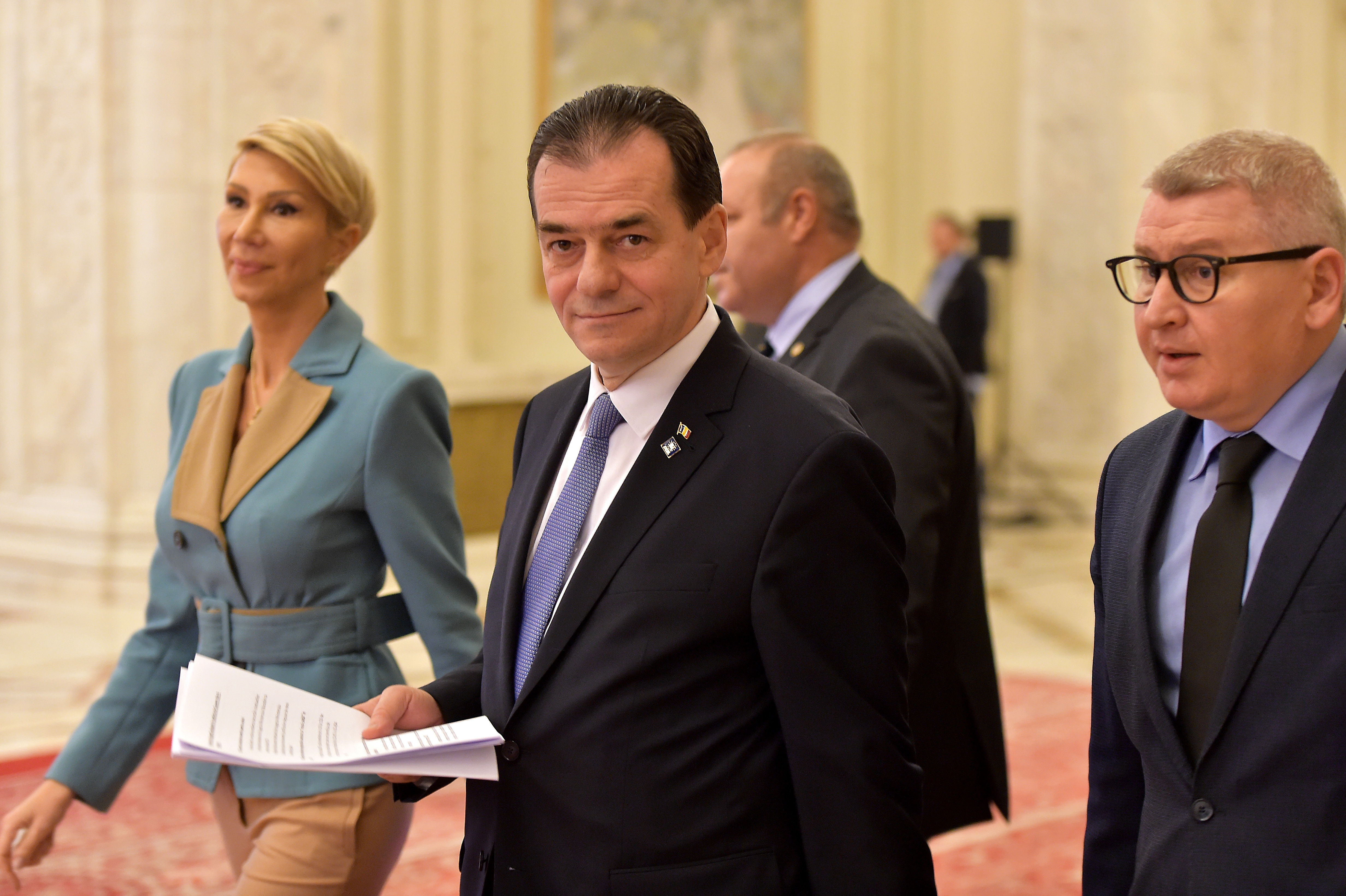 Planul lui Orban: 12.000 de teste de coronavirus pe zi și achiziția a 400 de ventilatoare