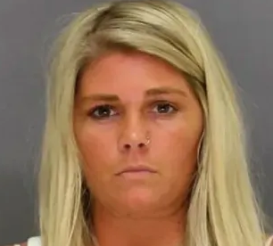 O profesoară, acuzată că a întreținut relații sexuale cu un elev: „Este visul oricui”