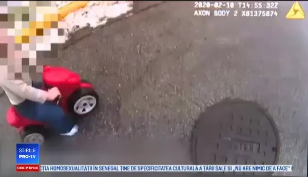 Unde a fost găsit un copil de 2 ani din SUA, lăsat nesupravegheat de bonă