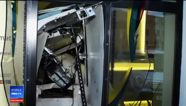 Furturile cu explozibil din bancomate, "fenomen naţional". Hoţii par imposibil de prins