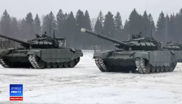 Cerere în căsătorie inedită în Rusia. Un bărbat a aranjat 16 tancuri în formă de inimă. VIDEO