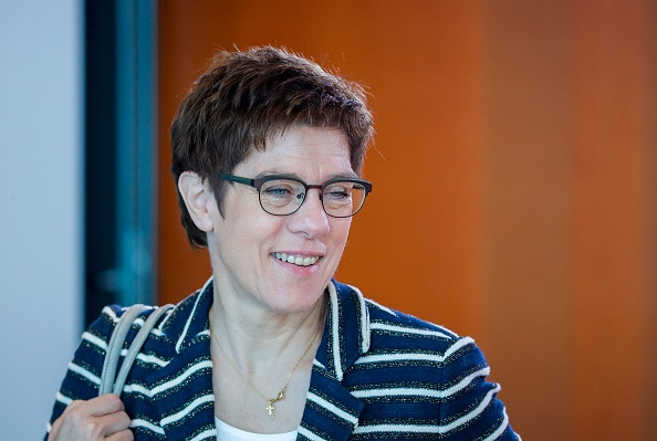 Ministrul german al Apărării: E nevoie de o acţiune comună în strâmtoarea Hormuz