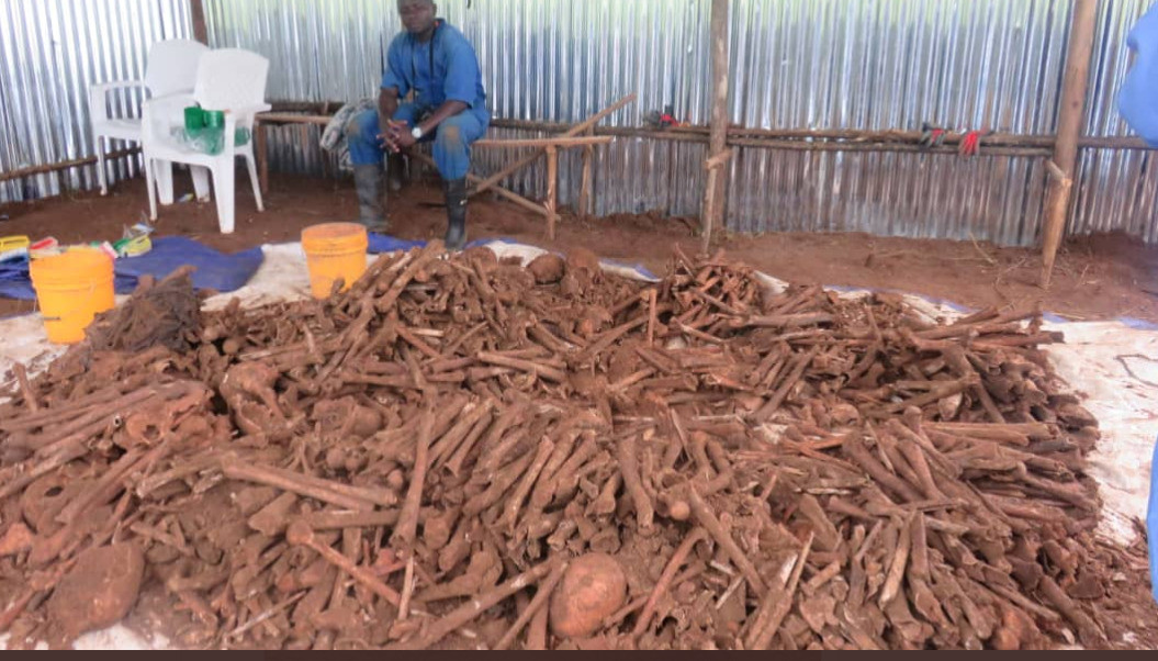 Masacrul descoperit după 15 ani. Peste 6.000 de oameni, ucişi şi îngropaţi în secret