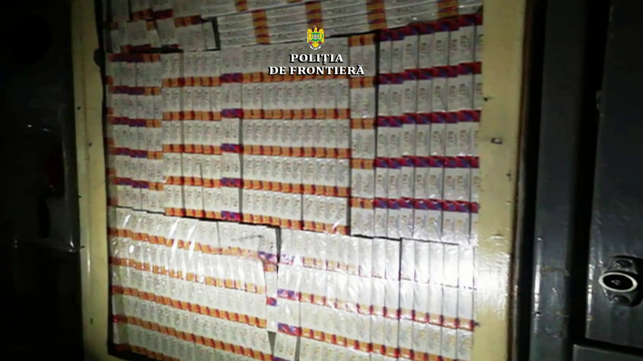 "Trenul ţigărilor". Cursa Chişinău-Bucureşti, oprită după ce s-au găsit ţigări până şi în chiuvete