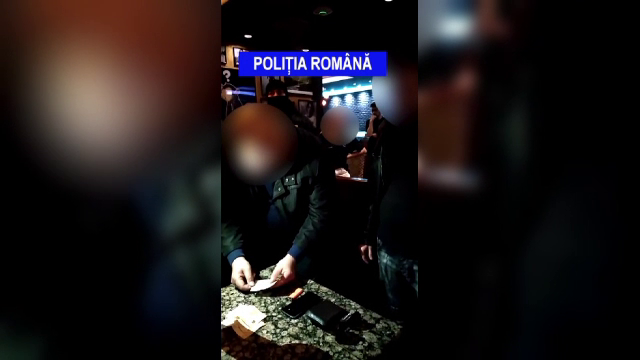Un tânăr din Mehedinți și-a șantajat fosta iubită cu publicarea unor imagini intime