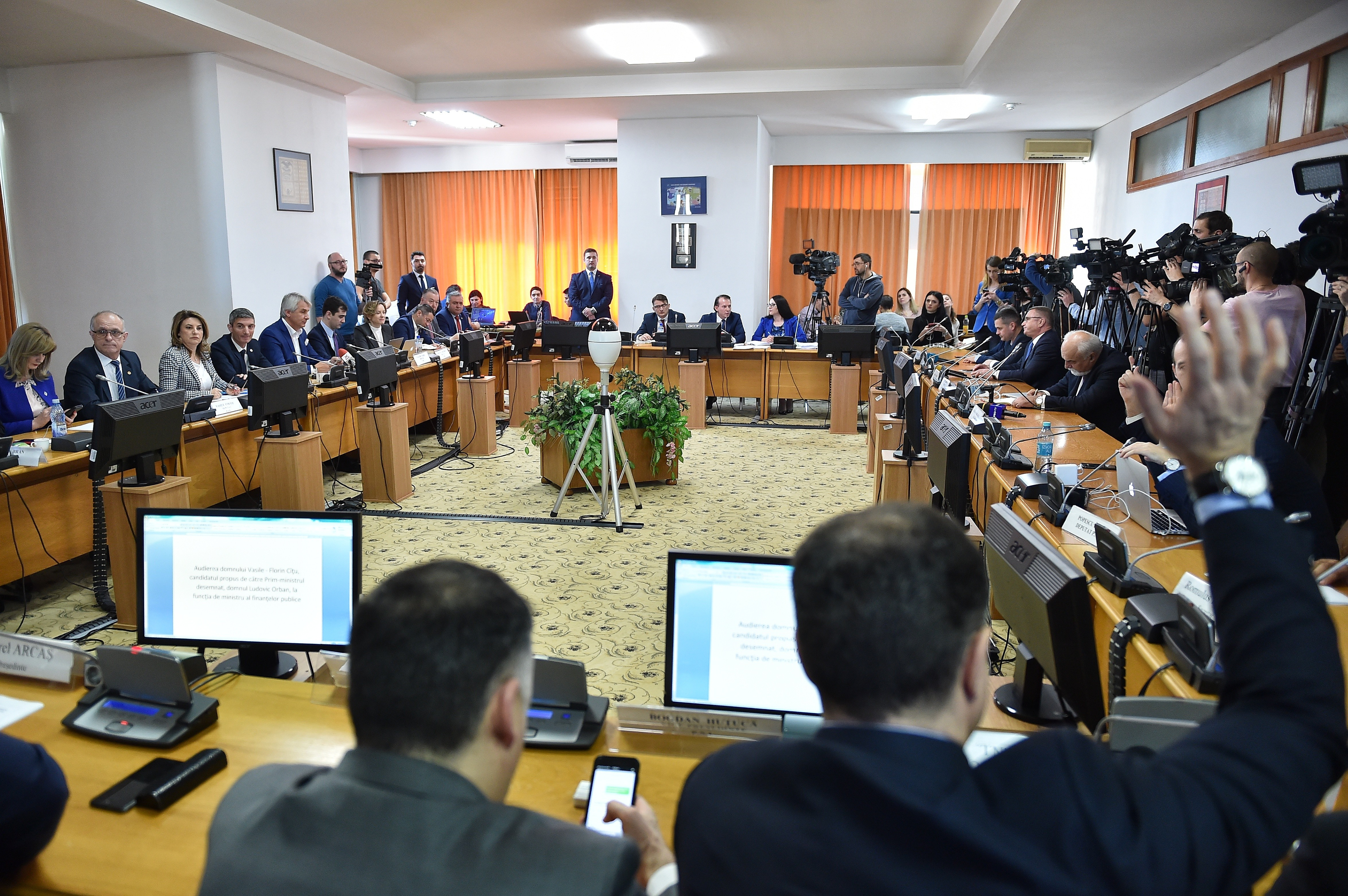 Prima zi de audieri a miniștrilor propuși în Guvernul Cîțu: 3 avize favorabile și 3 negative