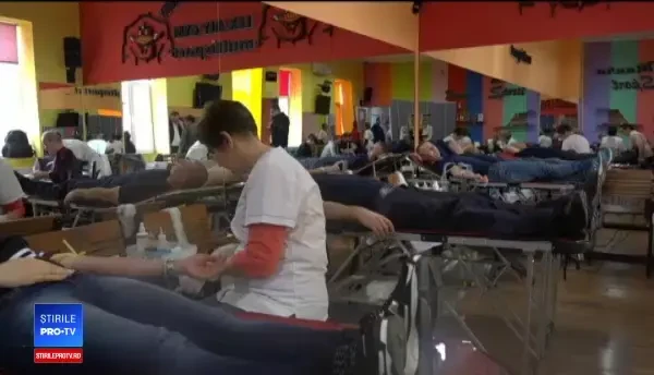 Numărul donatorilor de sânge, în scădere. Spitalele au început să amâne operaţiile