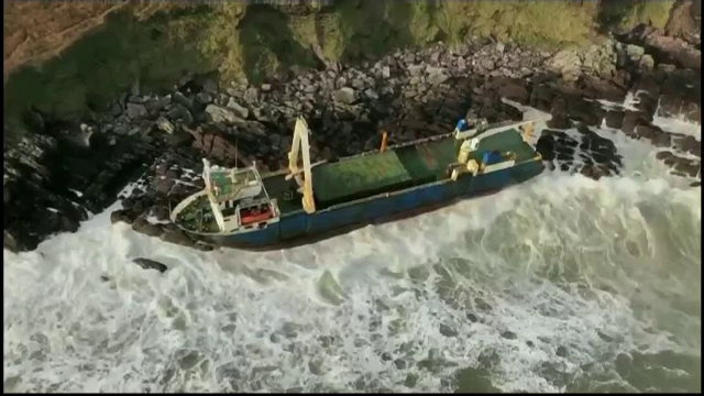 Furtuna Dennis a făcut cinci morți în Marea Britanie. Povestea „vaporului fantomă”