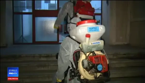 Alertă într-un bloc din Ploiești, după o dezinsecție. Ce probleme au acuzat locatarii