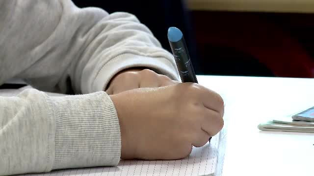 Analfabetismul funcțional se acumulează în școli în fiecare an. Raport îngrijorător de la MEN