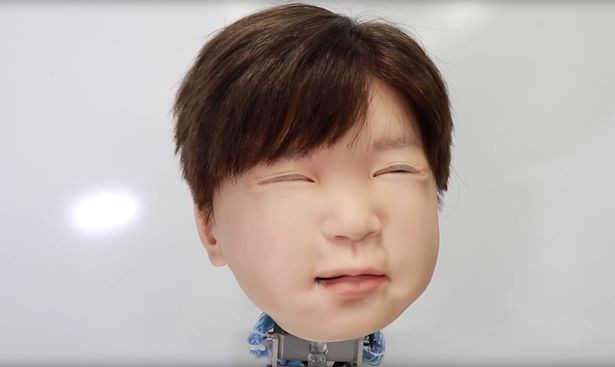 Experții au inventat copilul-robot, care poate simți durerea. Ce ar urma în viitor