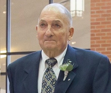 Un bătrân de 88 de ani a murit erou după ce a salvat doi copii din calea mașinii